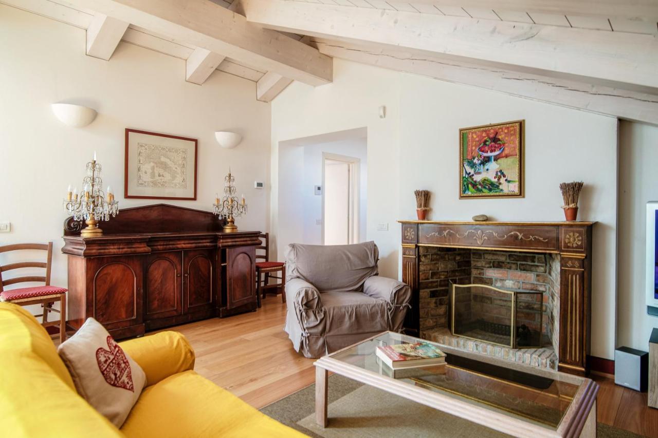 Castello Di Brusata Apartment By Quokka 360 - Romantic Flat With Pool Mendrisio Bagian luar foto
